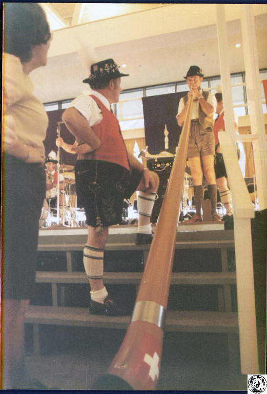 1973 10 12 15 Charlotte Oktoberfest-Tom Daniels alphorn.jpg